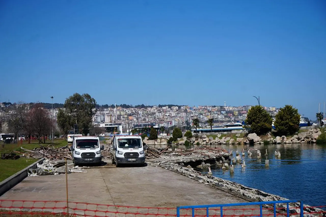 Bandırma vapurunun taşınacağı yerde çalışmalar başladı