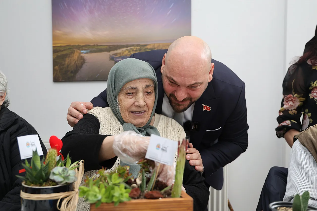 Atakum'da huzurevi sakinlerine minyatür bahçelerle moral