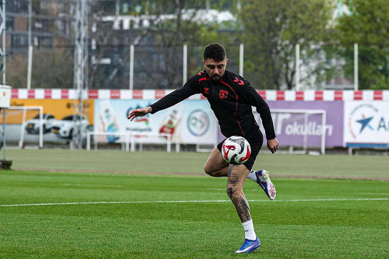 Samsunspor Beşiktaş maçına hazır: 3 isim antrenmana katılmadı