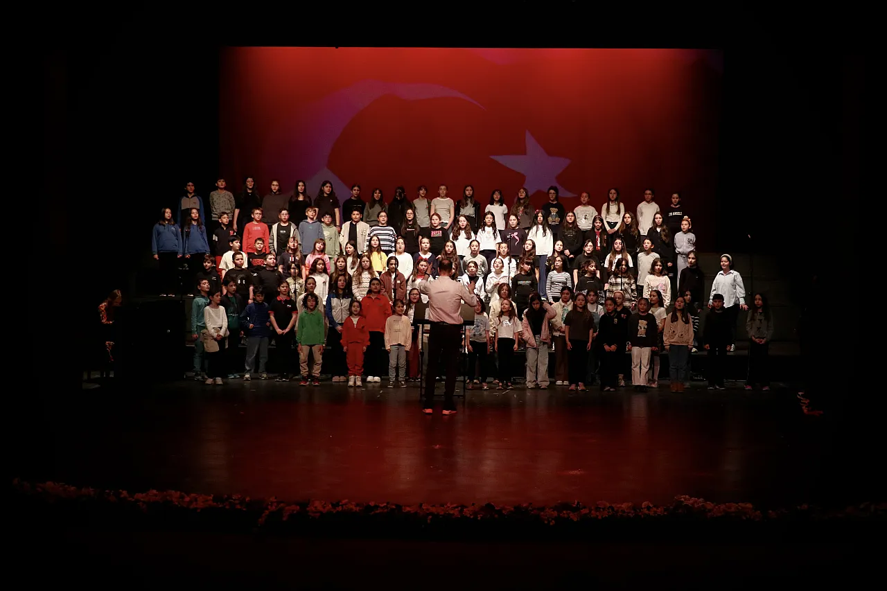 Samsun'da Çocuk Korosu miniklere sahne tecrübesi kazandırıyor