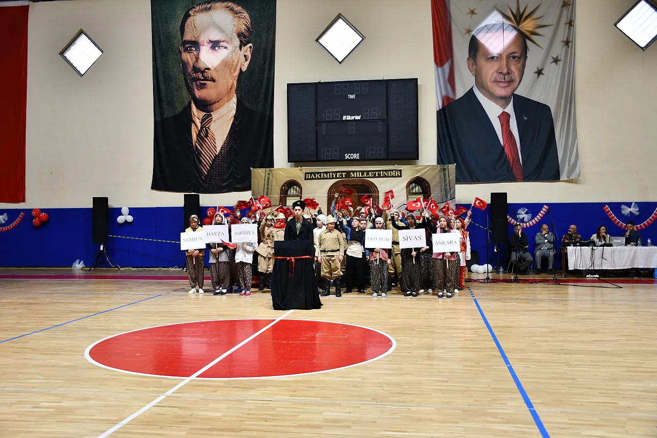 Vezirköprü'de 23 Nisan coşkuyla kutlandı