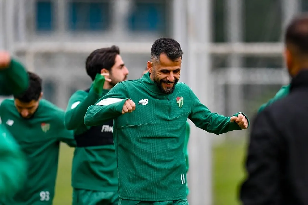 Bursaspor'da şampiyonluk mesaisi: Somaspor maçı hazırlıkları başladı