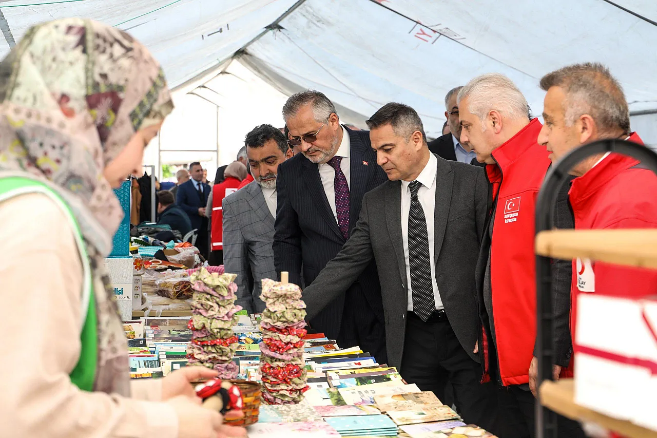 Bafra'da Gazze için vicdan nöbeti: Hayır çarşısı kapılarını açtı