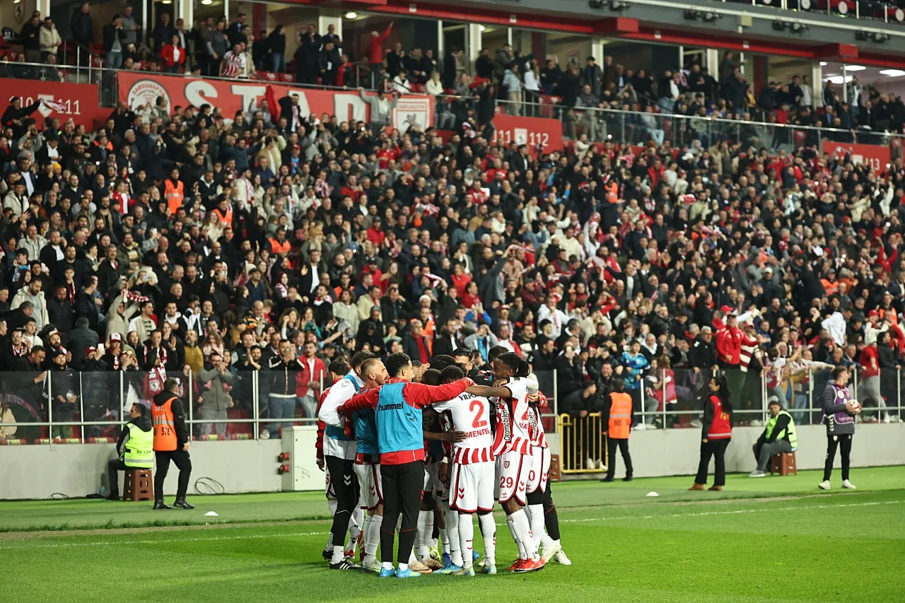 Samsunspor, Galatasaray'ı darmadağın etti