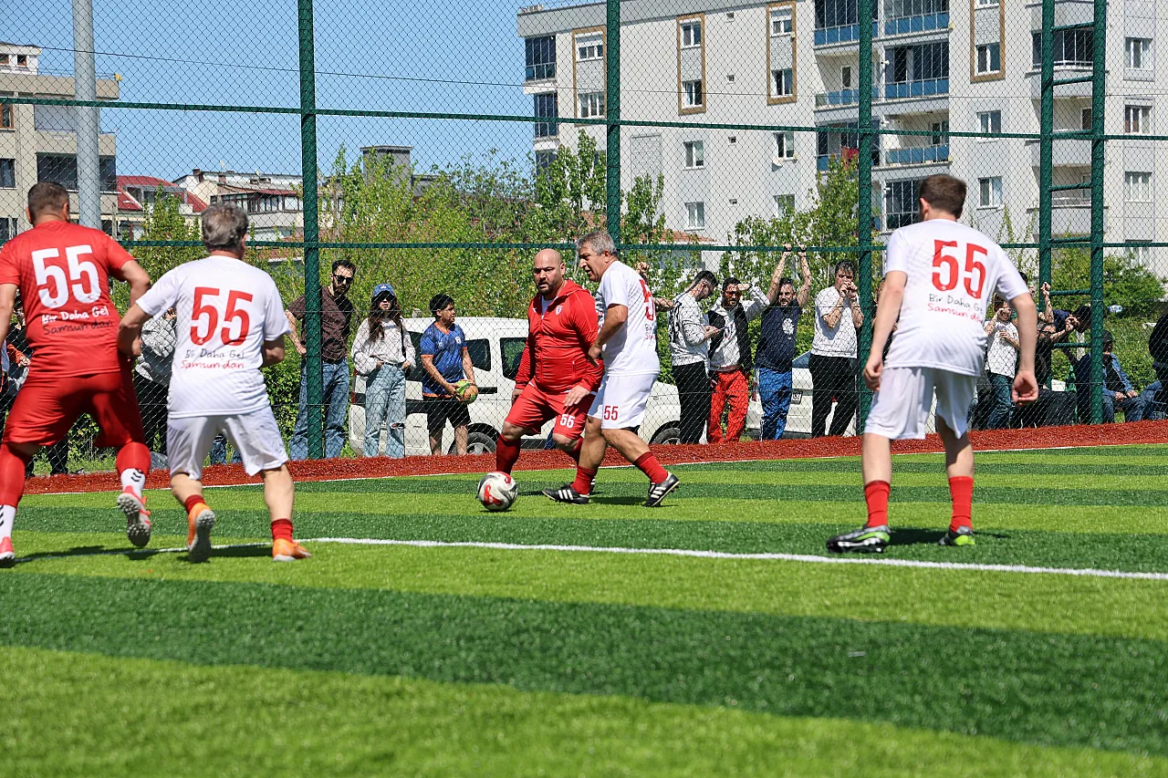 Samsun'da 19 Mayıs Coşkusu: Samsunspor Efsaneleri Yıllar Sonra Aynı Sahada Buluştu