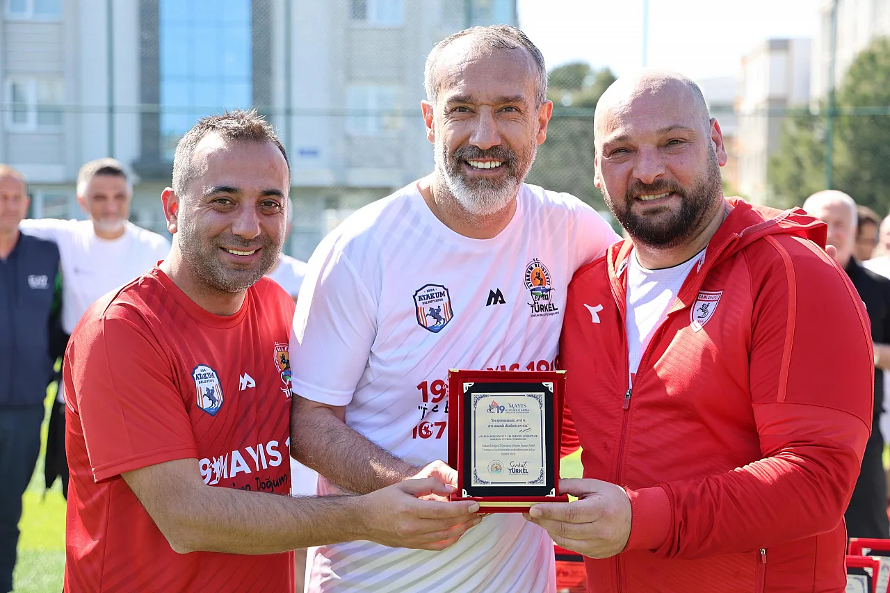 Samsun'da 19 Mayıs Coşkusu: Samsunspor Efsaneleri Yıllar Sonra Aynı Sahada Buluştu