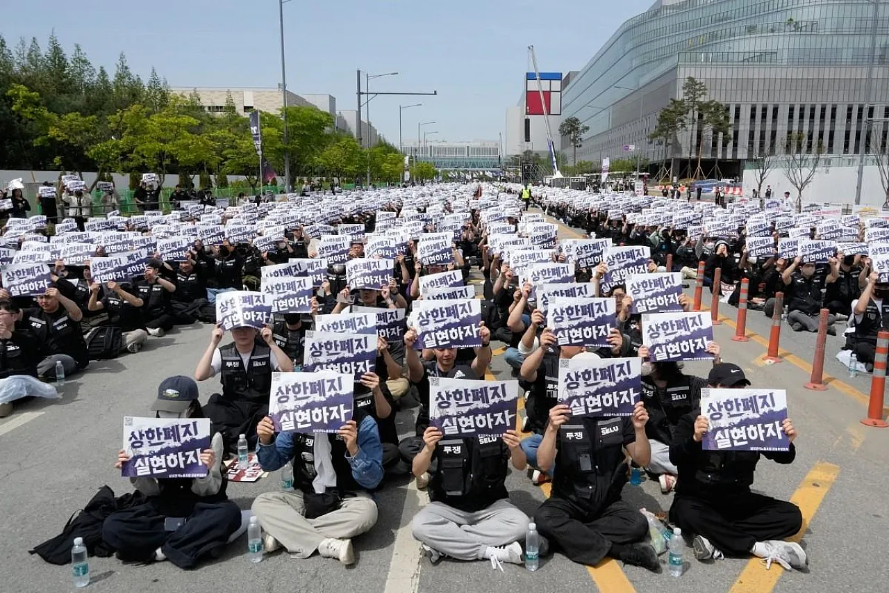 Samsung'da grev alarmı: 48 bin işçi iş bırakmaya hazırlanıyor