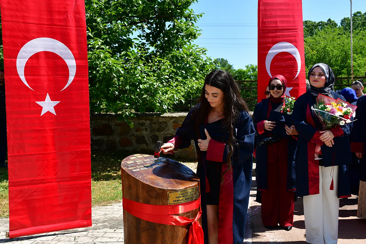 Terme MYO'da mezuniyet coşkusu