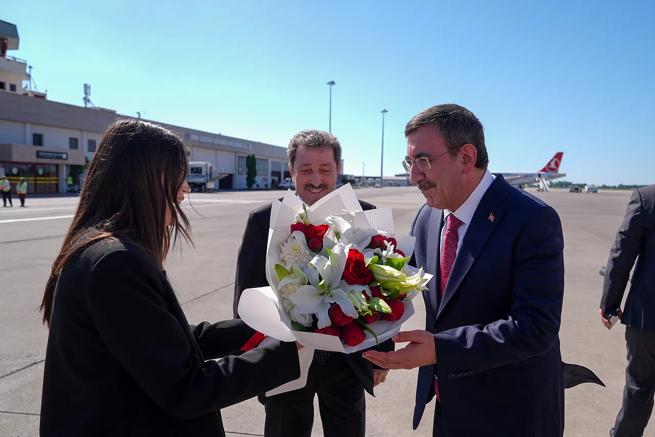 Cumhurbaşkanı Yardımcısı Cevdet Yılmaz Samsun'a geldi