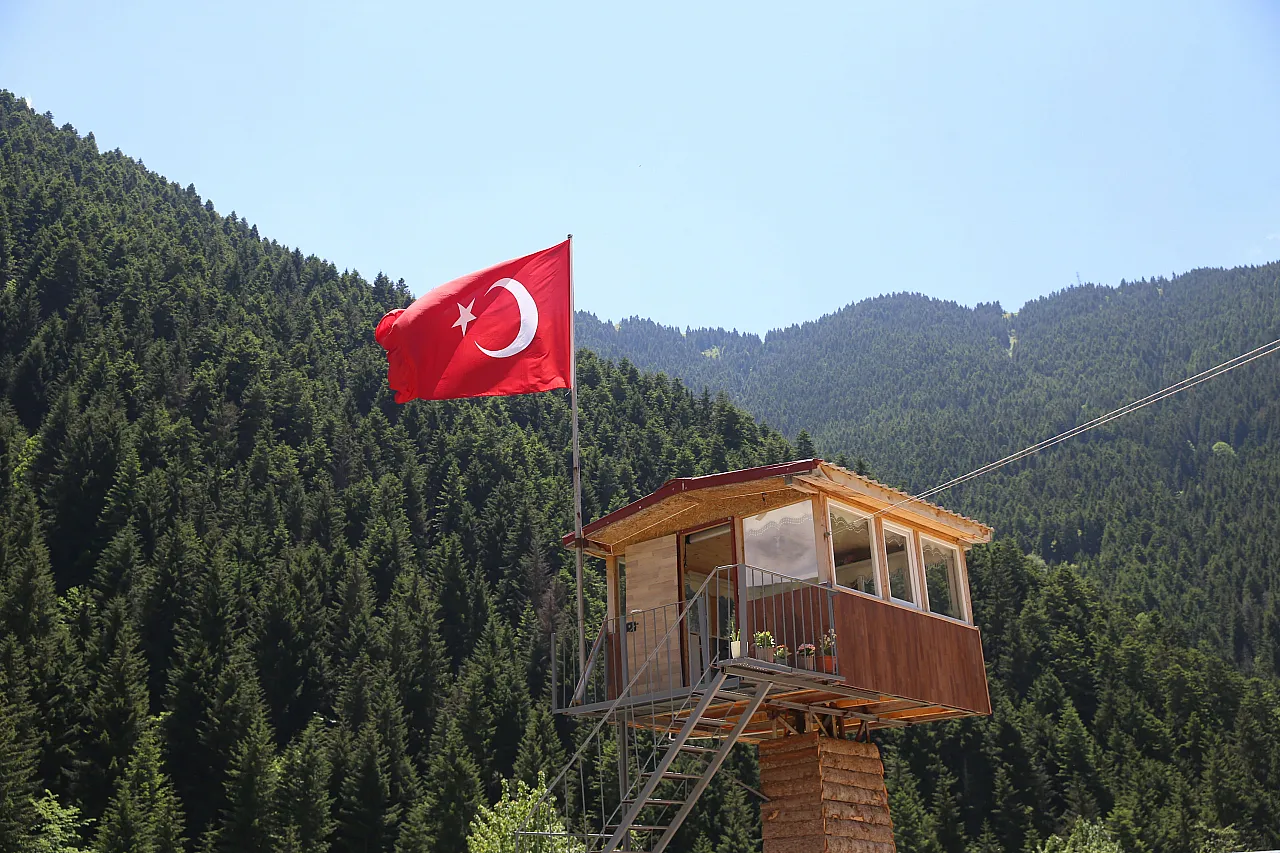 Gözetleme kulesi değil ev