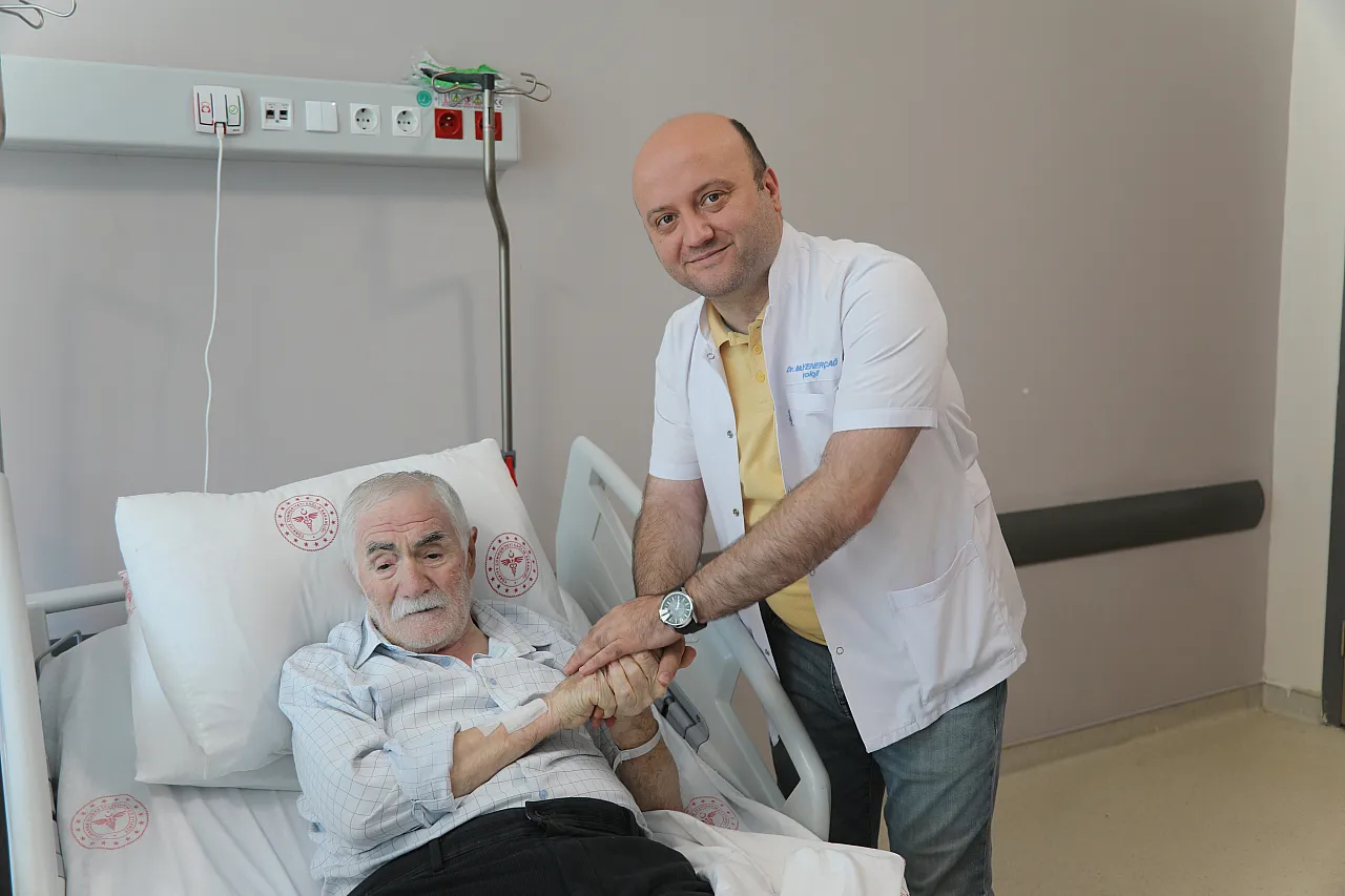 Samsun'da 79 yaşındaki hastaya hayat veren operasyon