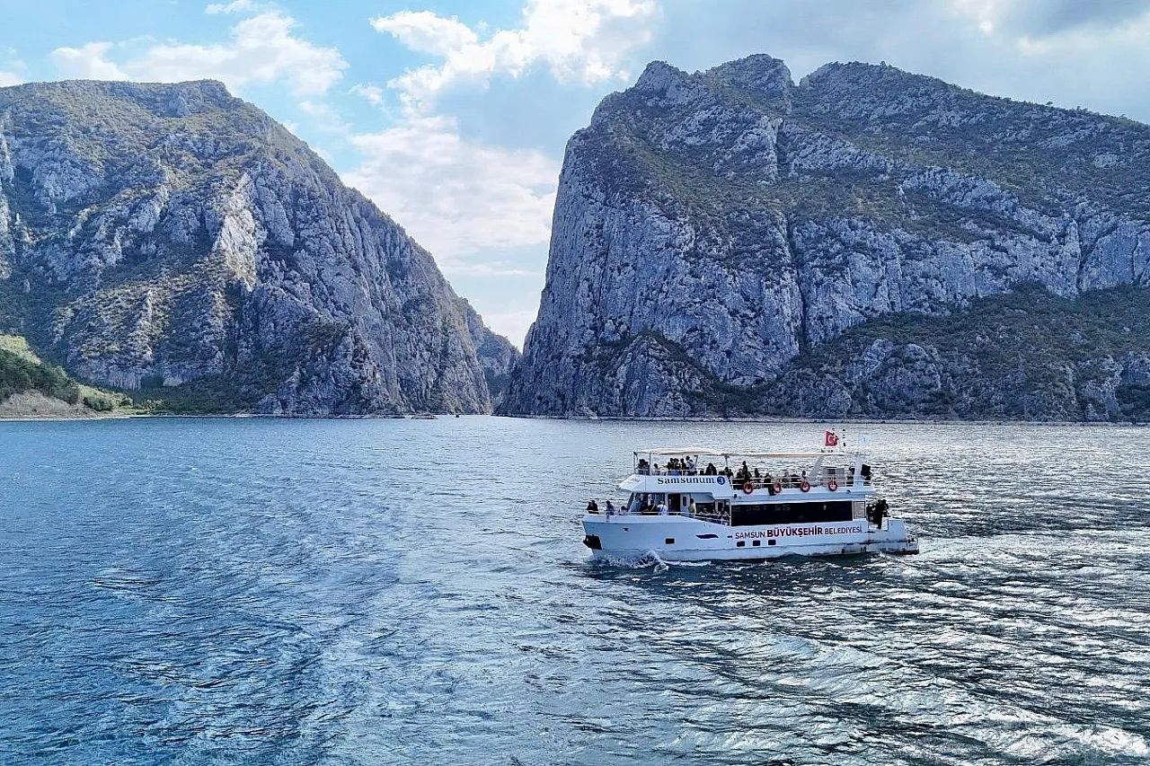 Samsun gezinti gemileri yeni sezonda turlara başladı