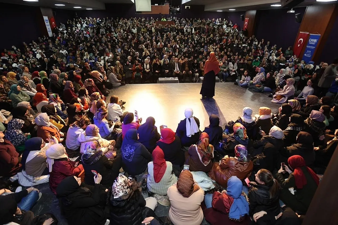 Başkan Sandıkçı: 'Kültür ve sanatta öncü olmaya devam ediyoruz'