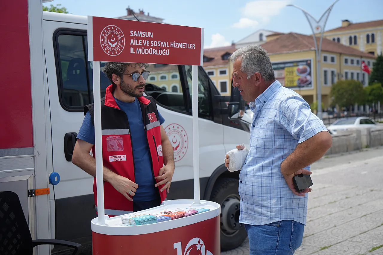 Mobil Sosyal Hizmet Aracı Samsun'da vatandaşlarla buluşuyor