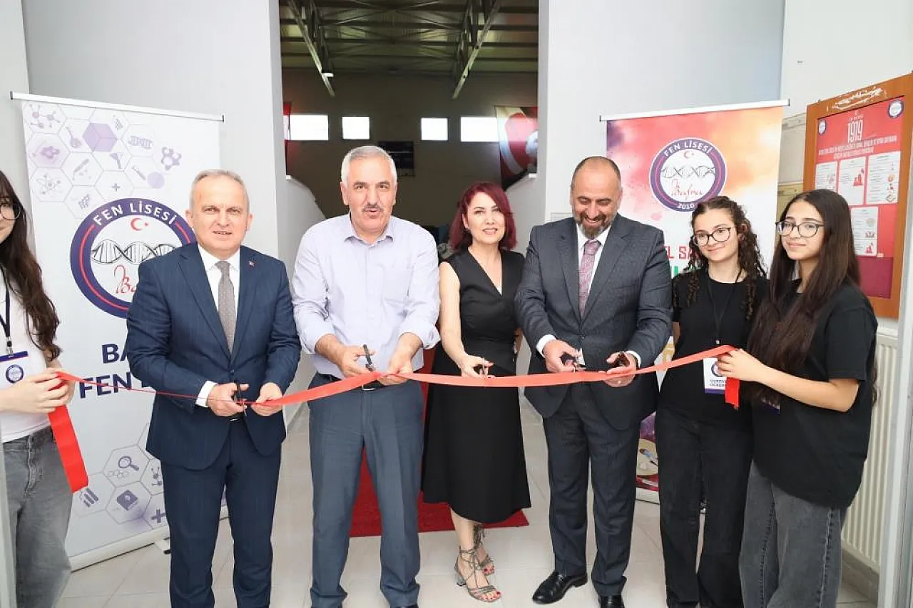 Bafra Fen Lisesi'nde 106 eser sergilendi