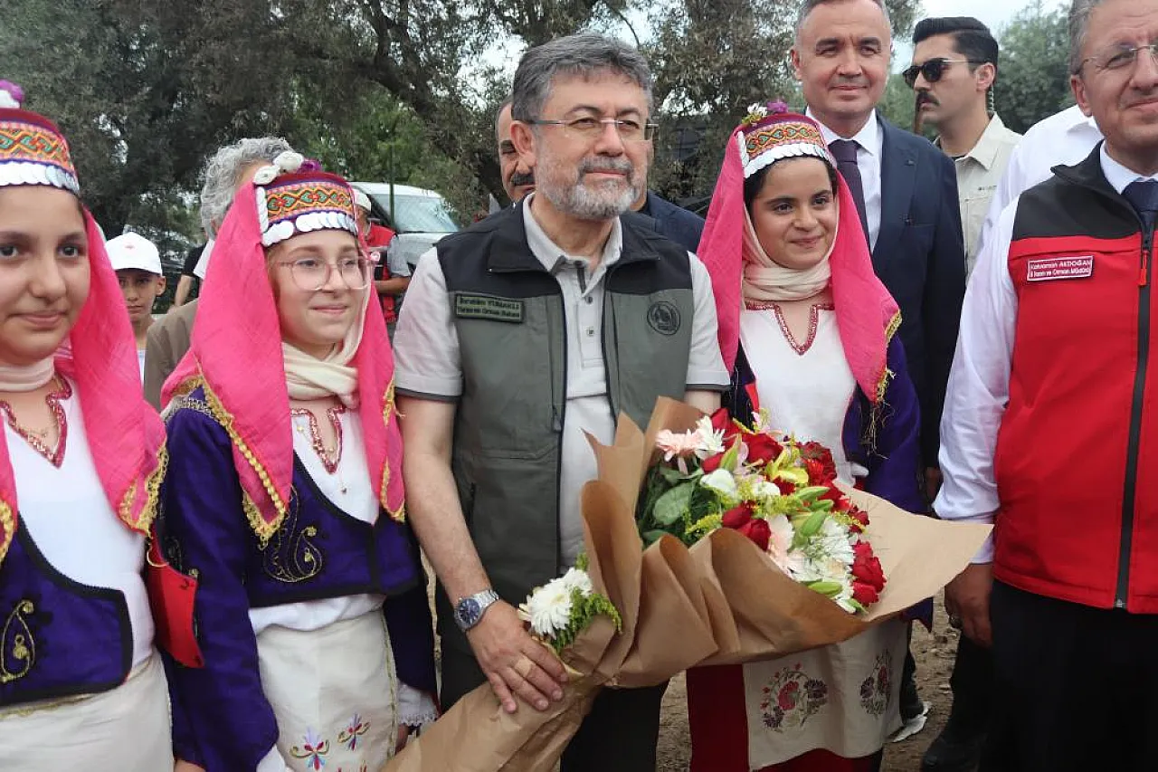 Bakan Yumaklı'dan çiftçiye destek mesajı: Tarımsal destekler maliyet artışlarına göre revize edilecek