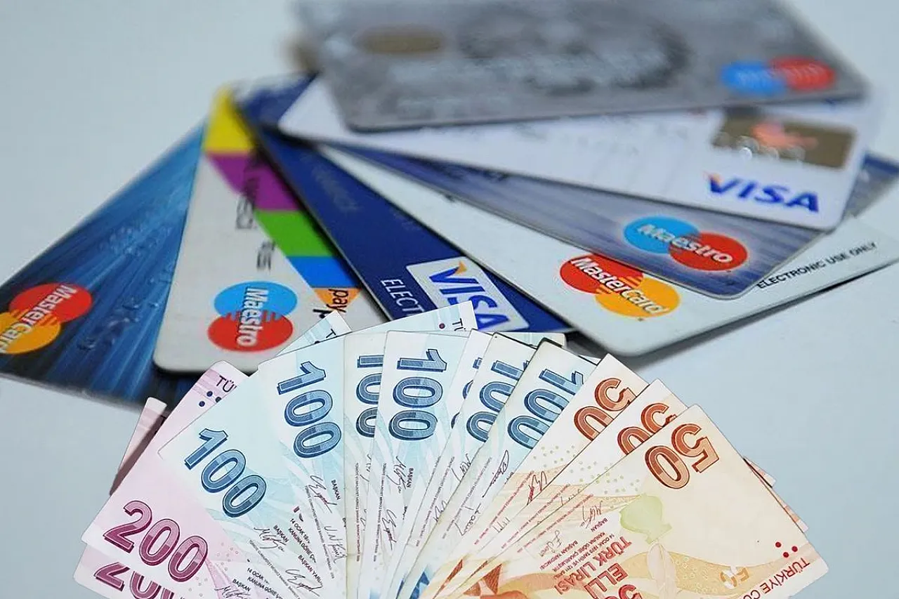 Kartlı ödemeler mayısta 2,6 trilyon lirayı aştı