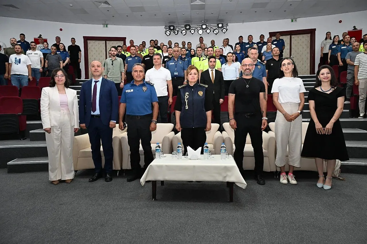 Polisten toplumsal farkındalık etkinliği