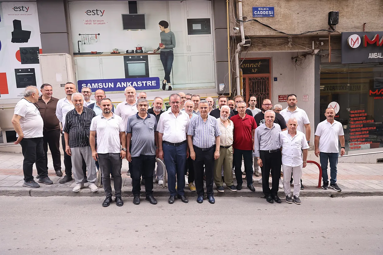 Başkan Kurnaz esnaf ve vatandaşların taleplerini dinledi