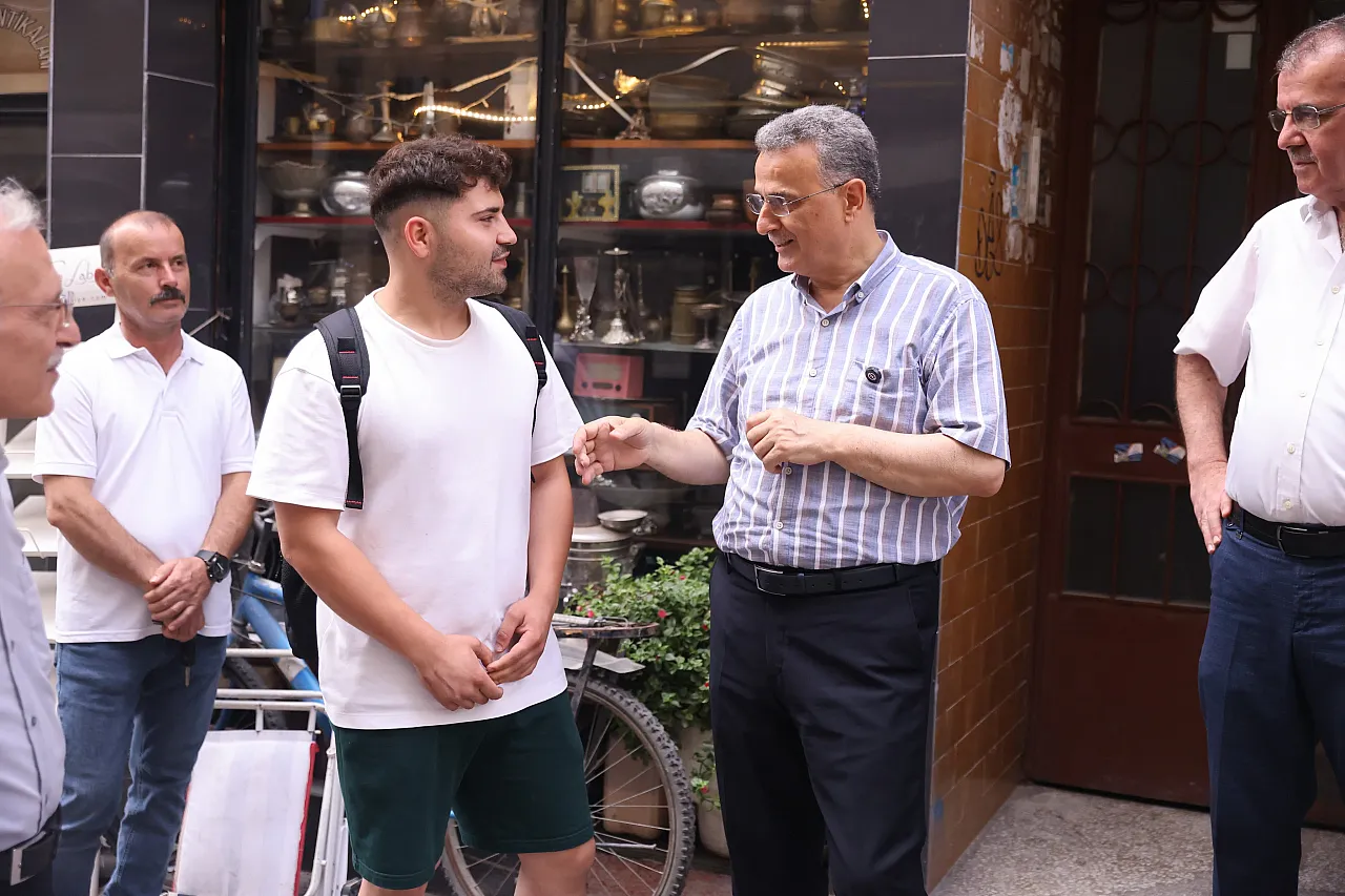 Başkan Kurnaz esnaf ve vatandaşların taleplerini dinledi