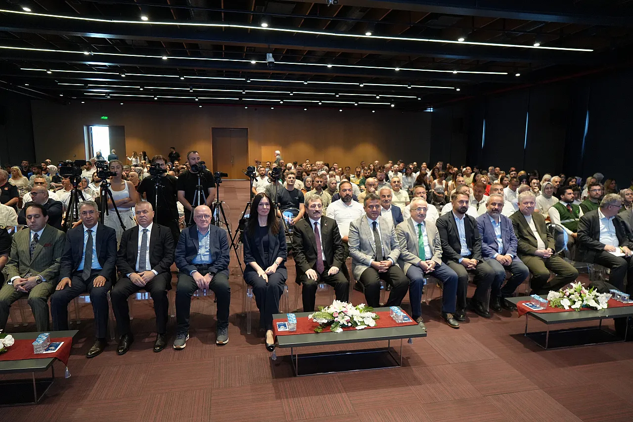Bağımlılıkla mücadelede medyanın rolü Samsun'da ele alındı