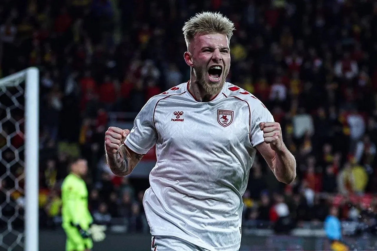 Van Drongelen rekor bedelle Panathinaikos'ta