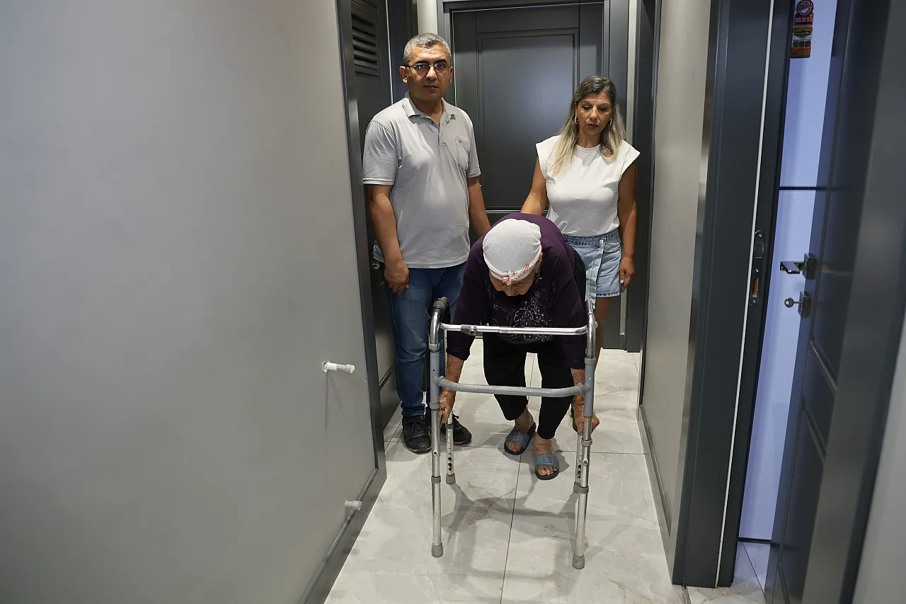 Öz kızı ve torununun tuzağı 95 yaşındaki kadını gözyaşlarına boğdu