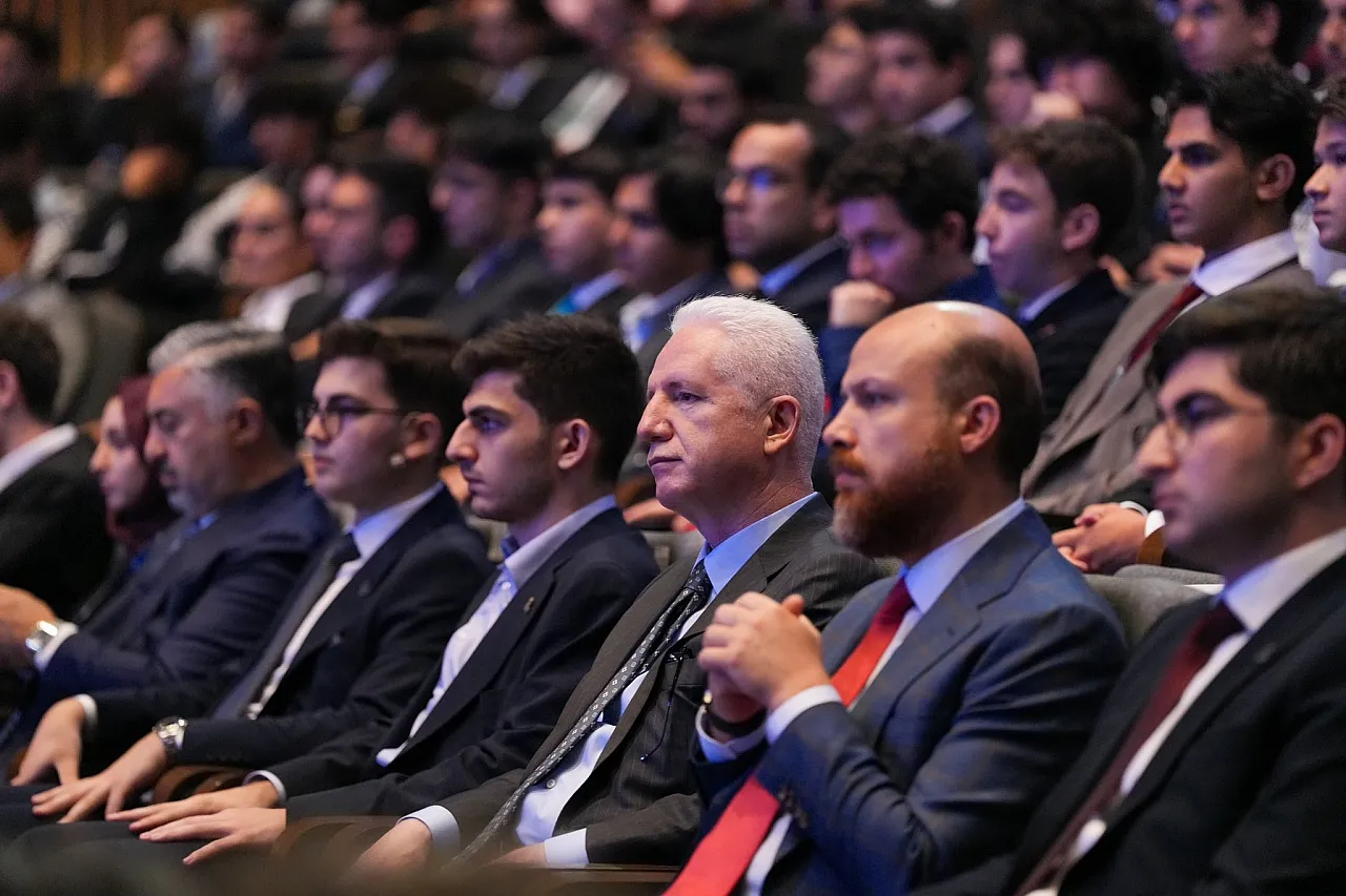 Bilal Erdoğan: Türkiye 350 bin yabancı öğrenci ağırlıyor