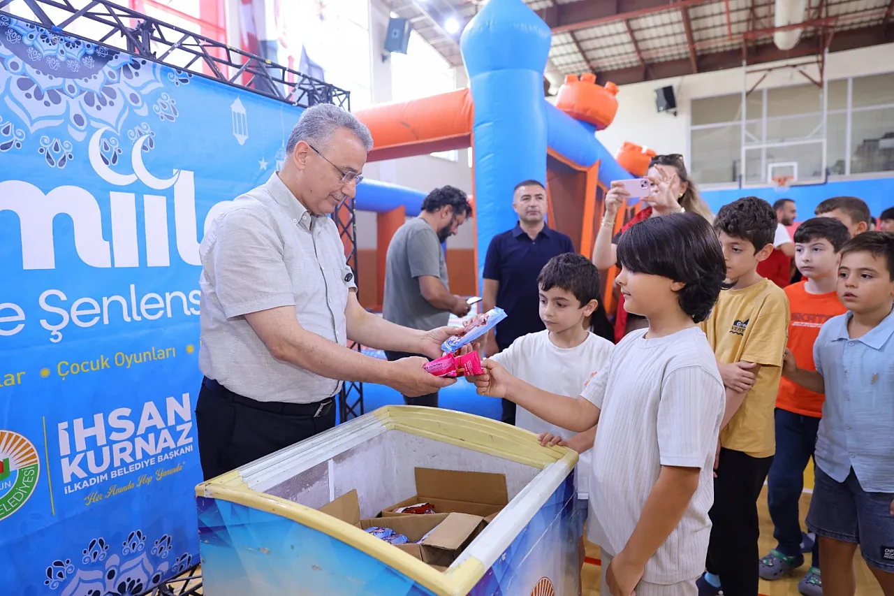 İlkadım'da çocuklara yaz sürprizi: Camiler şenlik alanına dönüştü