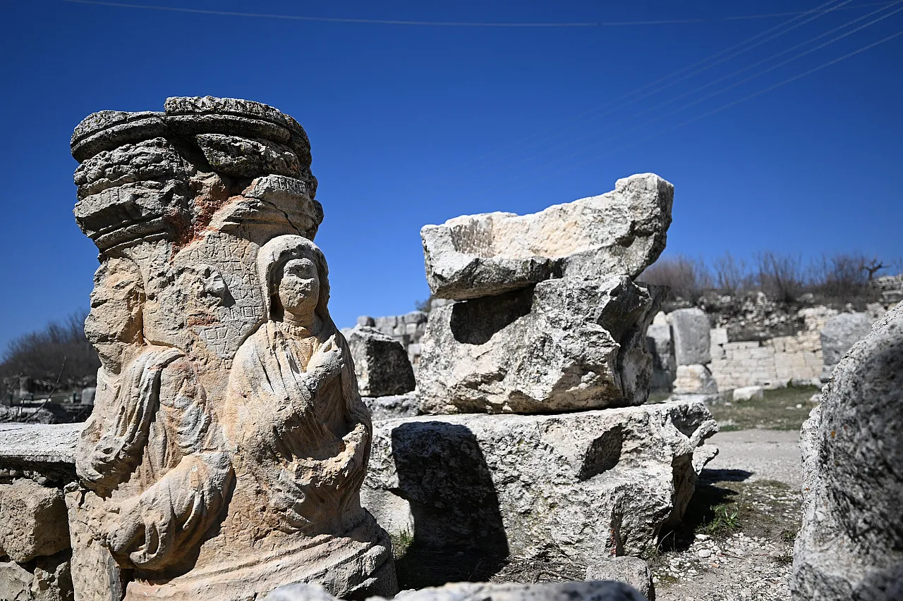 2 bin 300 yıllık Uzuncaburç'ta turizm ve üretim buluştu