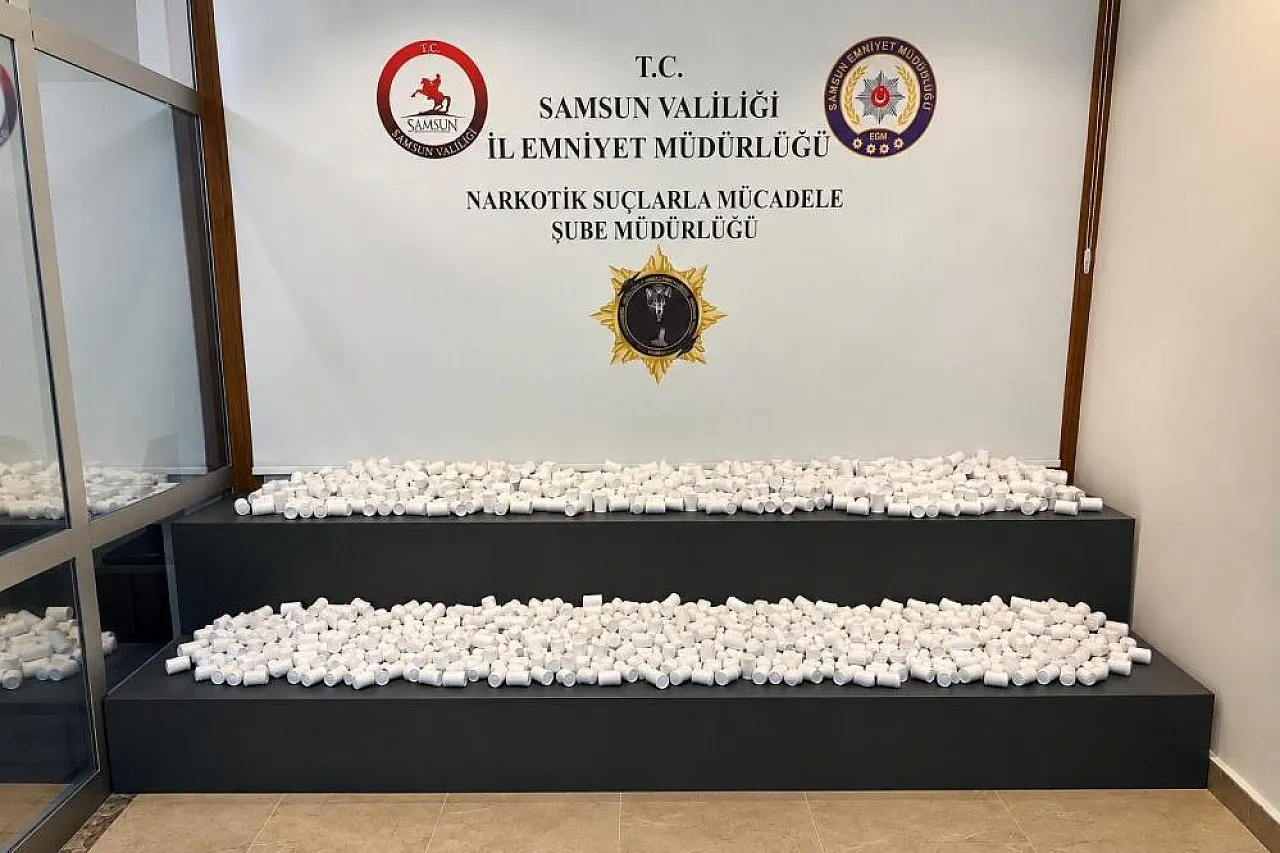 Samsun'da iki ayrı uyuşturucu operasyonu: 77 bin 160 sentetik ecza ele geçirildi