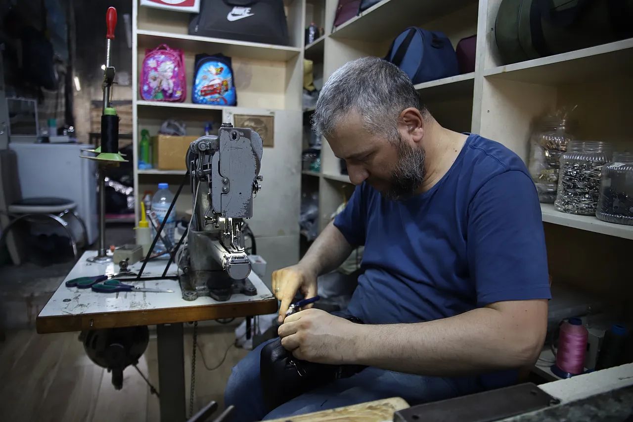 Babasından kalan mesleği yıllardır yaşatıyor