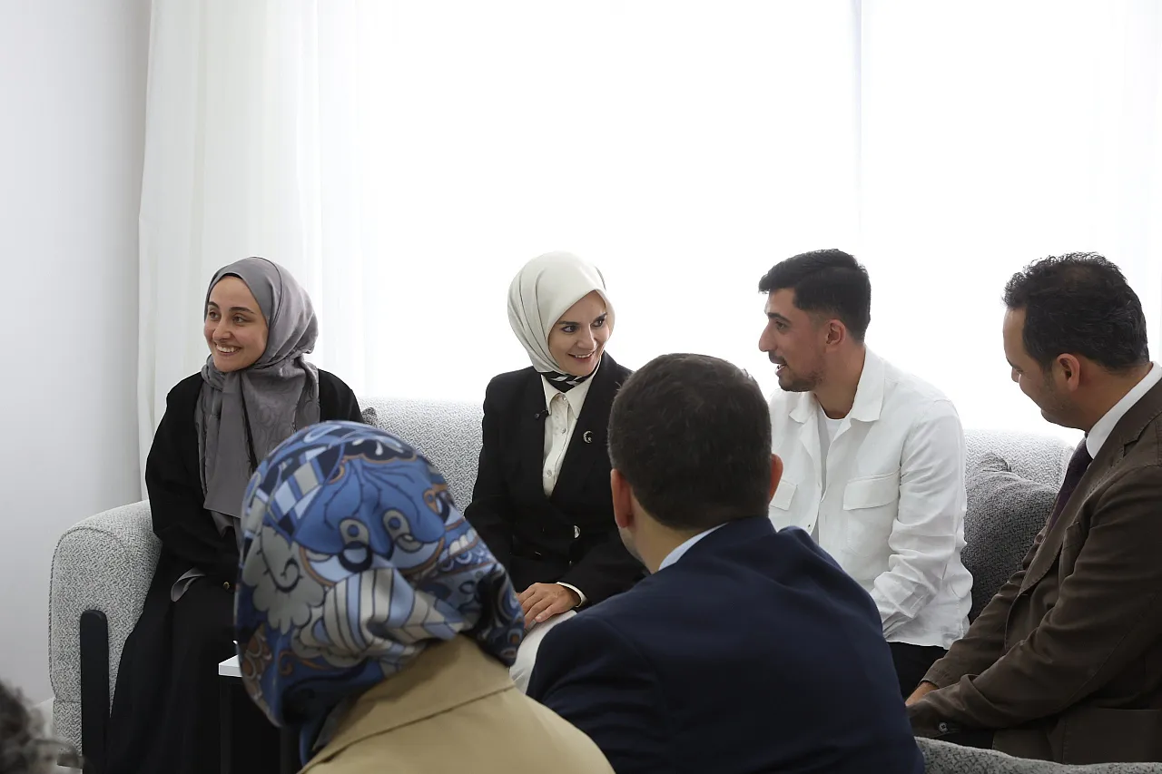 Göktaş, evlilik kredisiyle yuva kuran çifti ziyaret etti