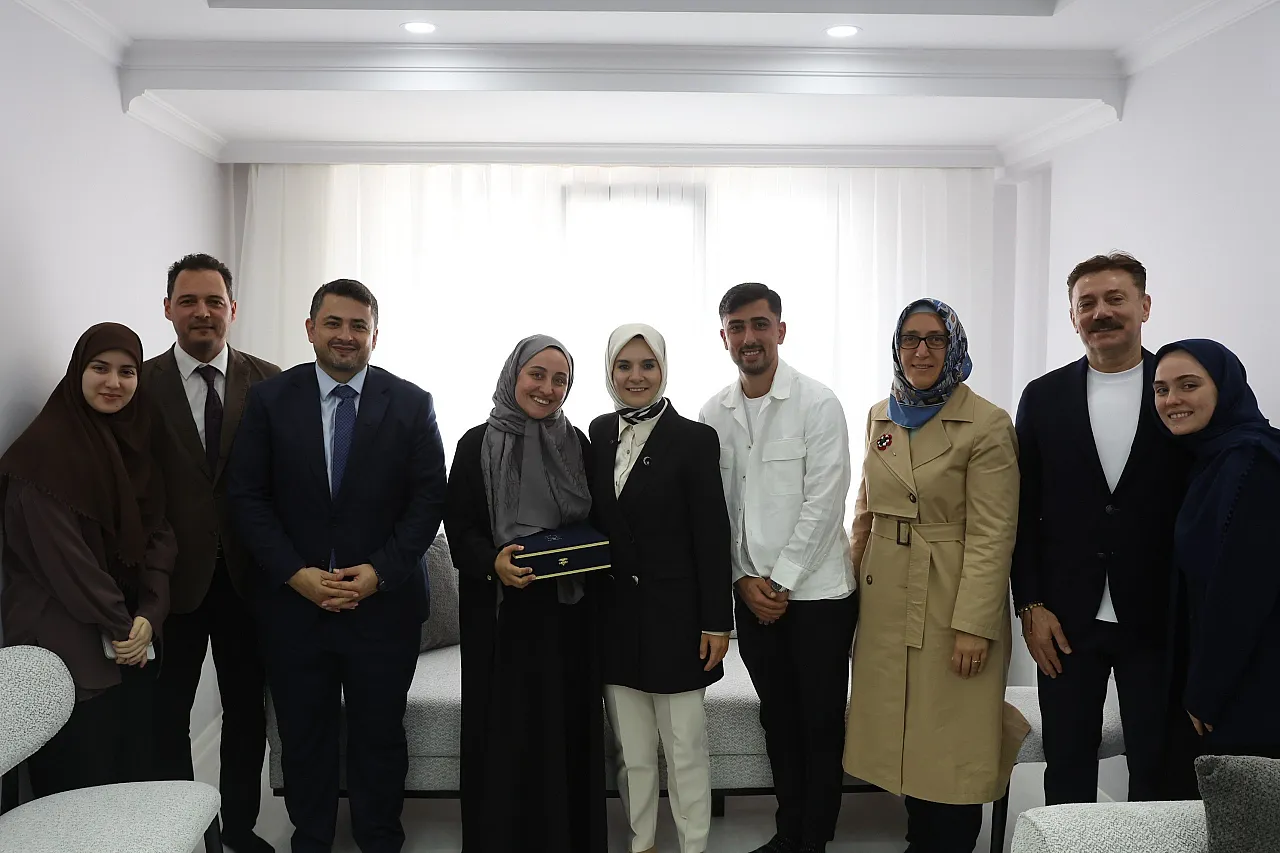 Göktaş, evlilik kredisiyle yuva kuran çifti ziyaret etti