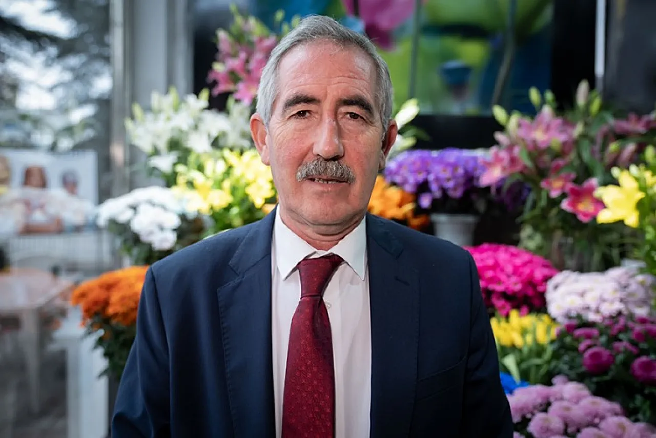 Aşkını ifade etmek isteyen çiçekçiye koşuyor : Samsun'da sevgililer günü heyecanı