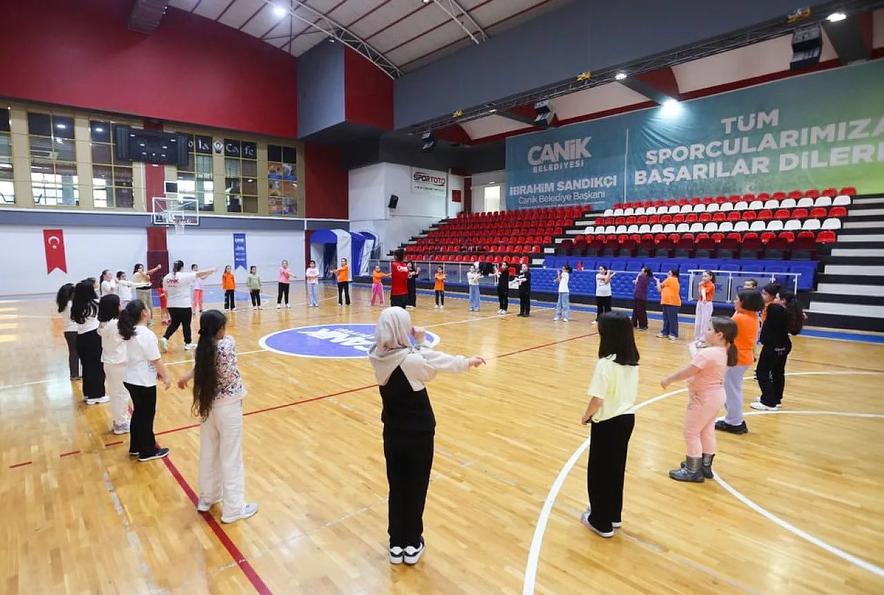 Canik Belediyesi'nden genç sporculara ücretsiz servis desteği