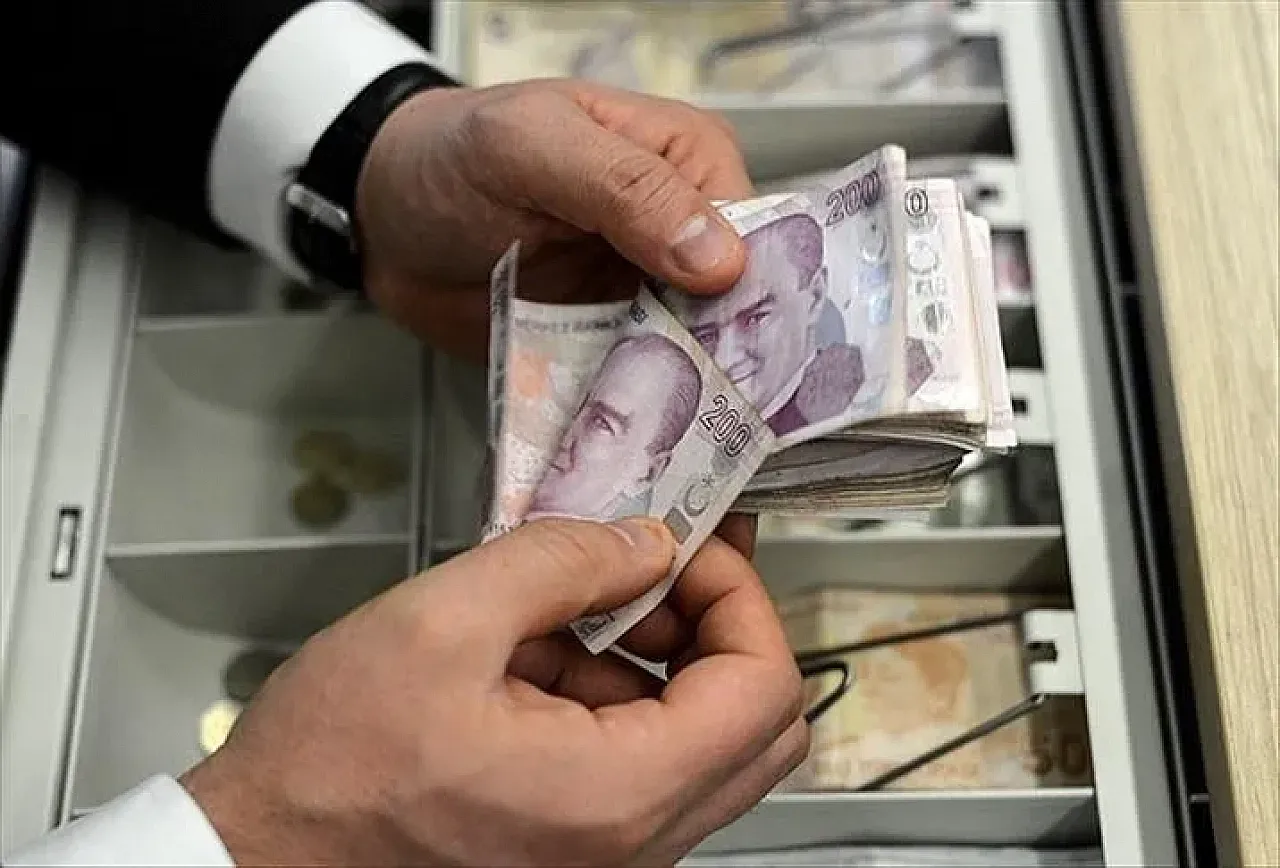 Memura ve emekliye iki zam, iki oran! Enflasyon tahminleri maaş hesaplarını değiştirdi