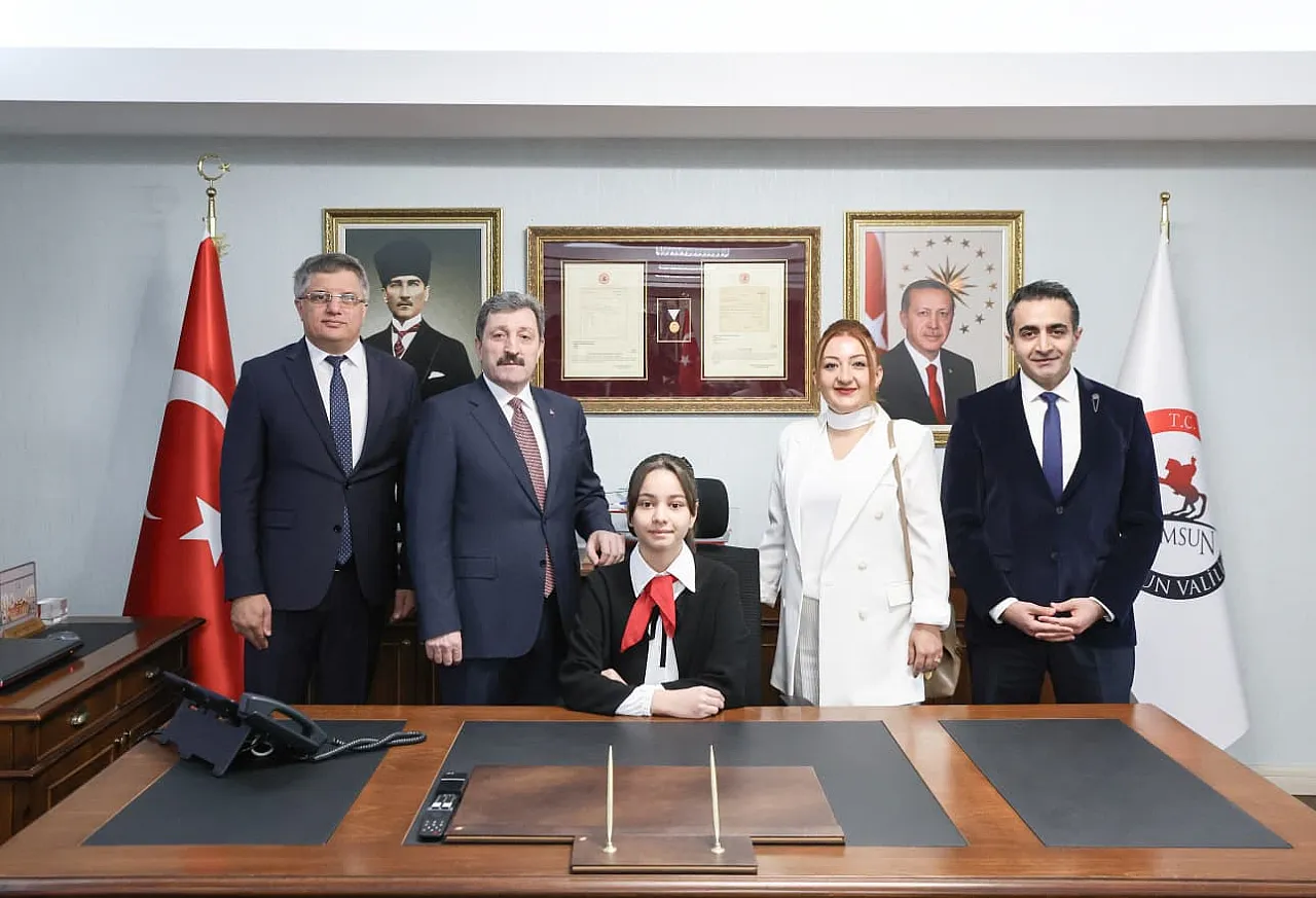 Samsun'da Vali Orhan Tavlı koltuğunu devretti