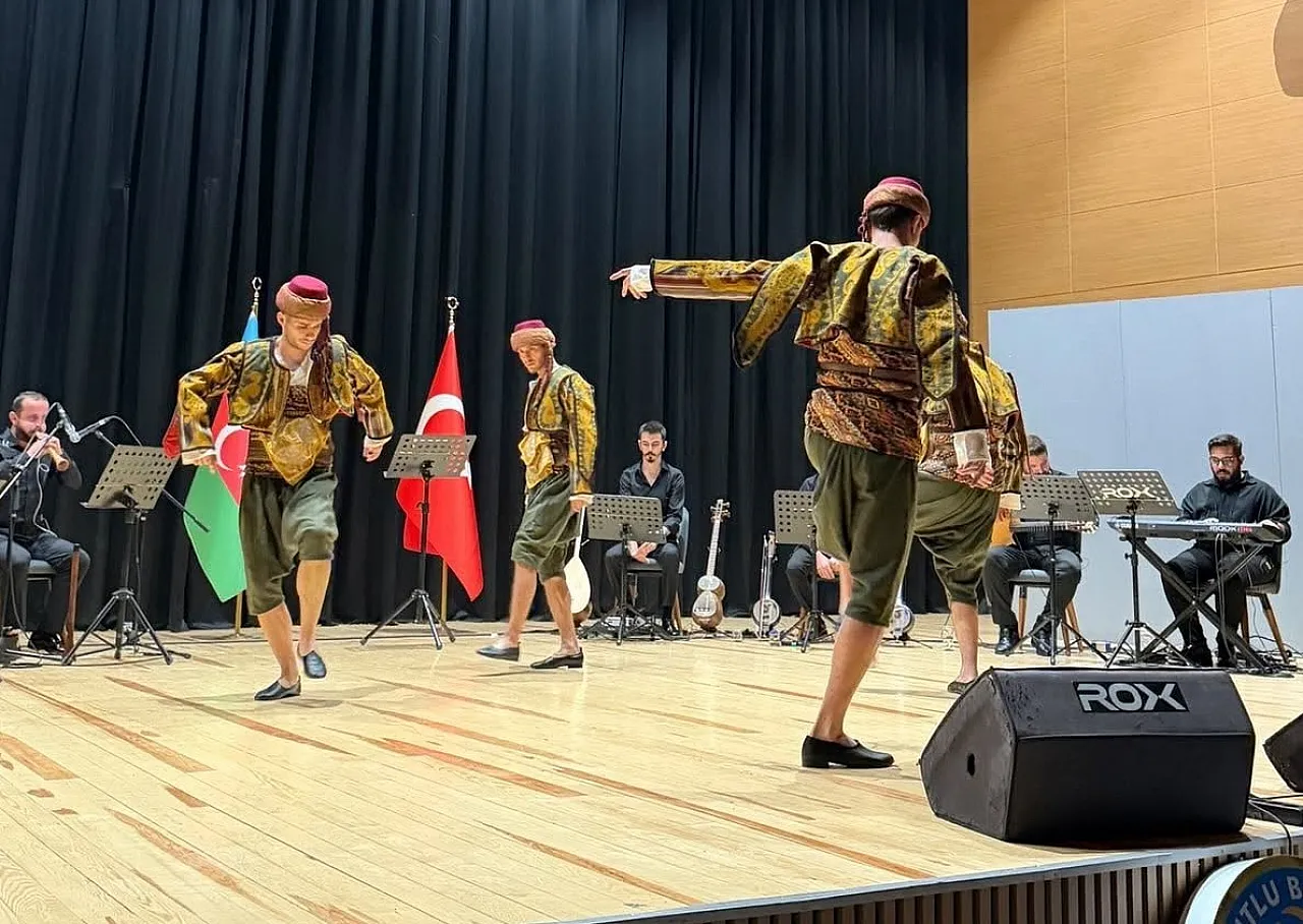 Bakü'nün kurtuluş coşkusu Turgutlu'da yaşandı