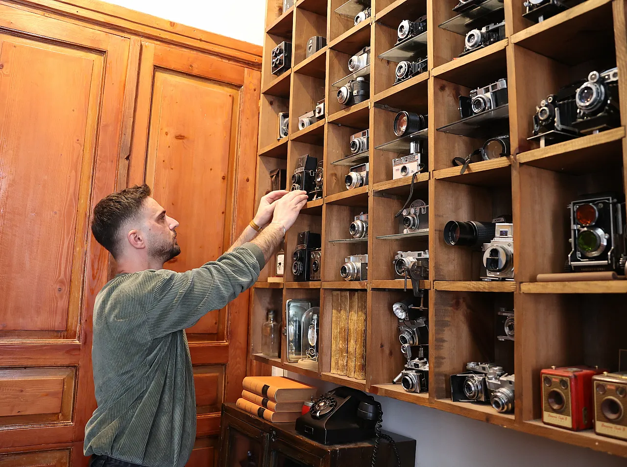 Samsun'da 6 yılda 150'ye yakın fotoğraf makinesi biriktirdi