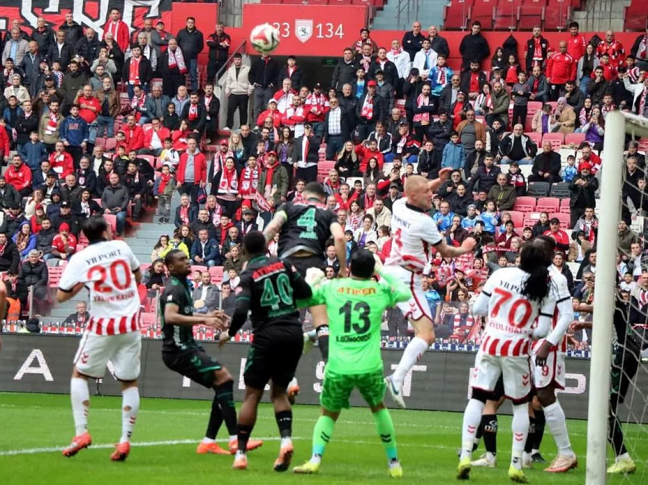 Samsun'da ilk yarı berabere bitti