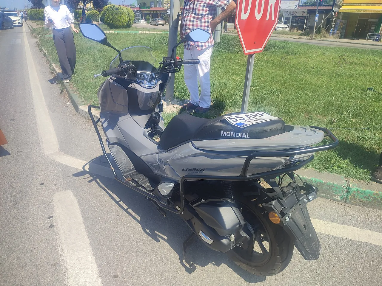 Motosiklet sürücüsü yaralandı