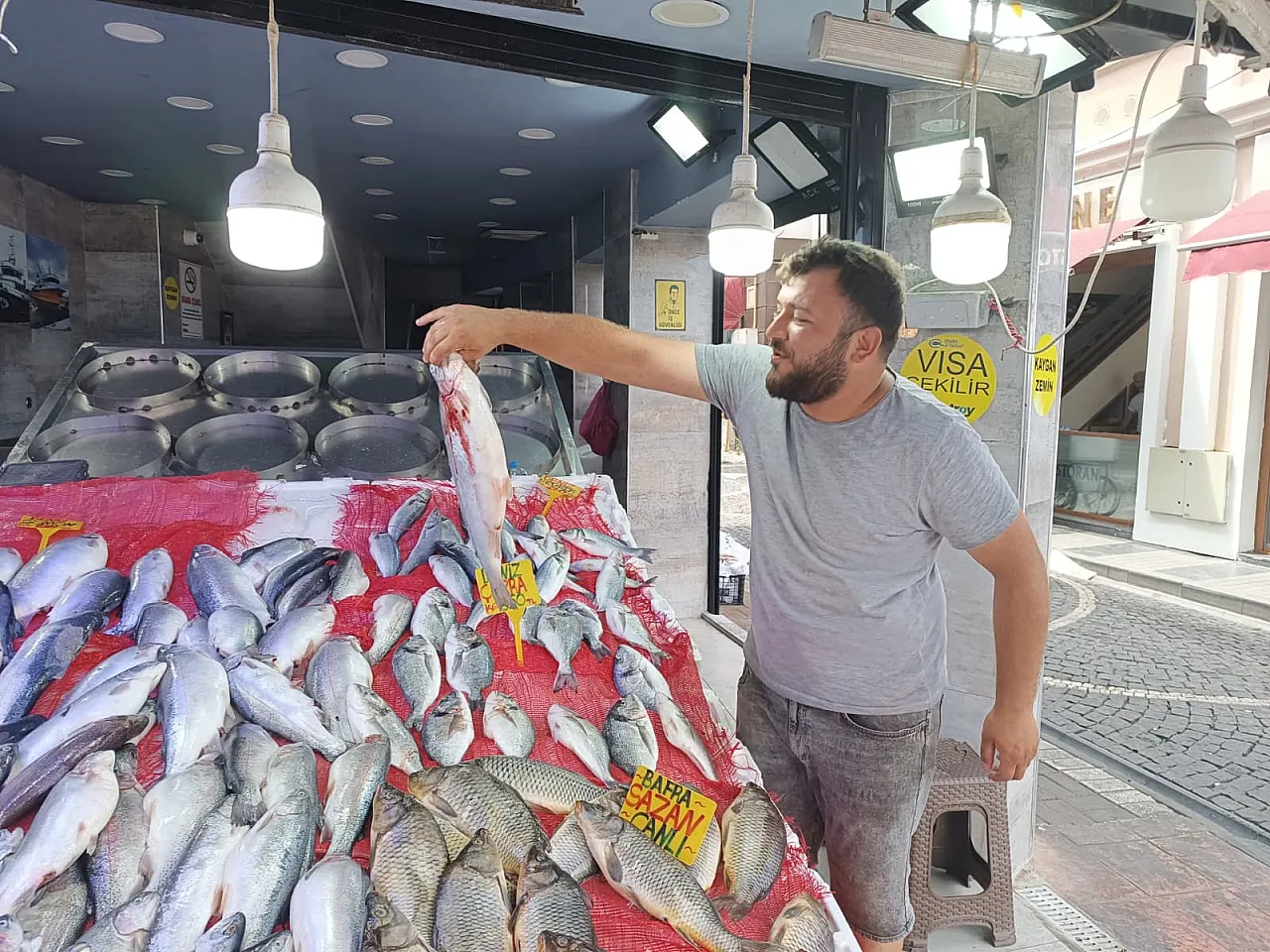 Samsun'da Balık Tavuğu Sollamak Üzere
