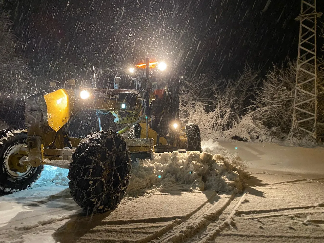 Salıpazarı'nda Kar Alarmı! Ekipler Teyakkuzda...