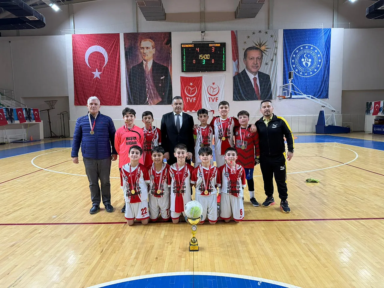 Çarşamba'da Okul Sporları futsal heyecanı tamamlandı