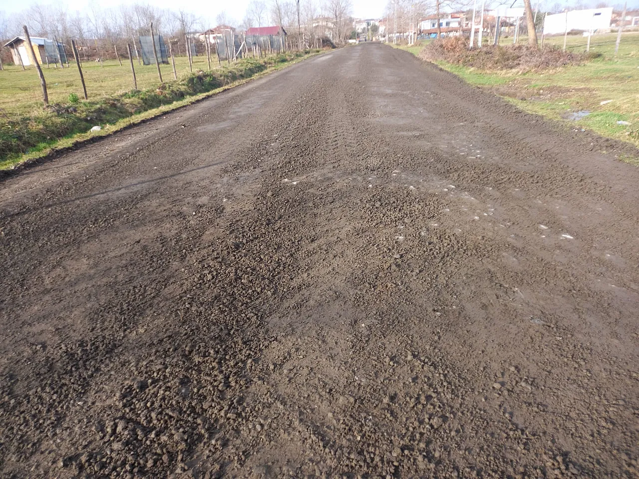 Salıpazarı'nda Yol Yapım Çalışmaları Sürüyor