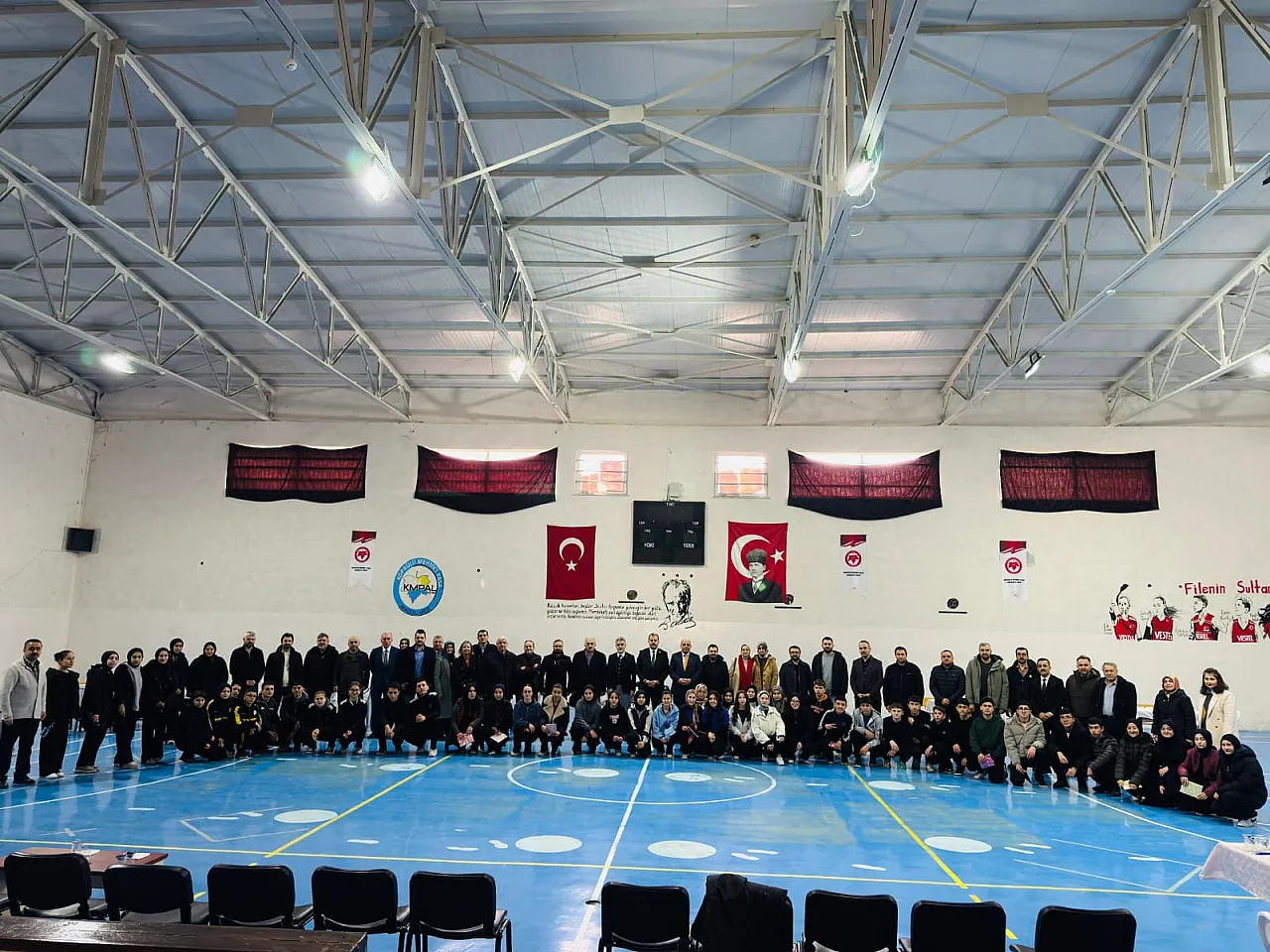 Gençler İstiklal Marşı için yarıştı