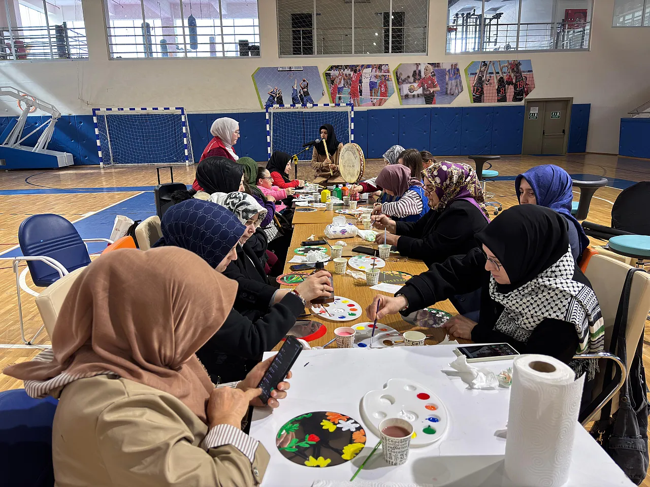 Salıpazarı'nda 8 Mart coşkusu: Kadınlar spor ve sanat etkinliklerinde buluştu