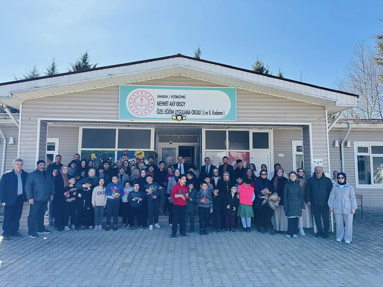 Vezirköprü'de özel öğrencilerden İstiklal Marşı programı