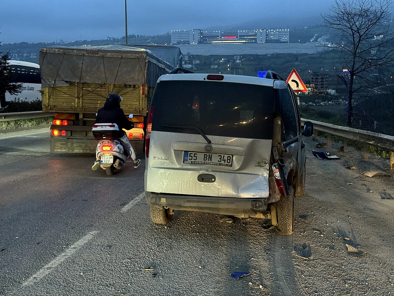 Samsun-Ordu karayolunda korku dolu anlar! Freni boşalan tır durdurulamadı!